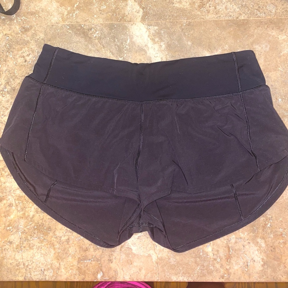 Lululemon Speed up 2.5 inch BLACK Shorts size 6
